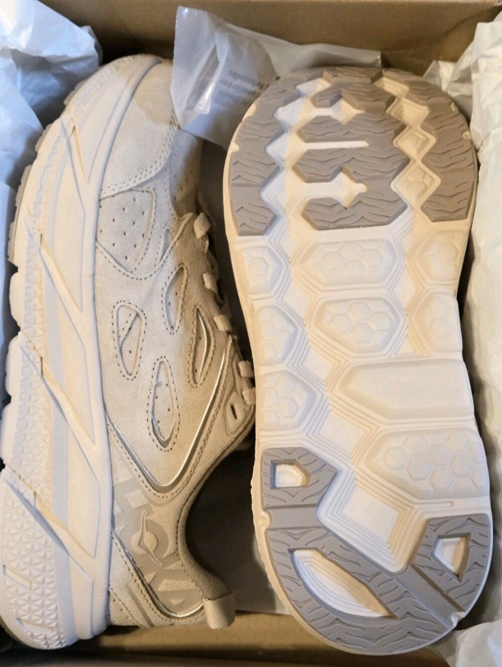 Hoka One One HOKA Clifton L Suede Country Air US Womens Sz  6 and a US Mens Sz 5 - Picture 6 of 9